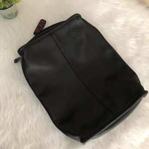 Tumi Bags - Tumi Menβs Leather Travel Case Tumi Bags - Tumi Menβs Leather Travel Case